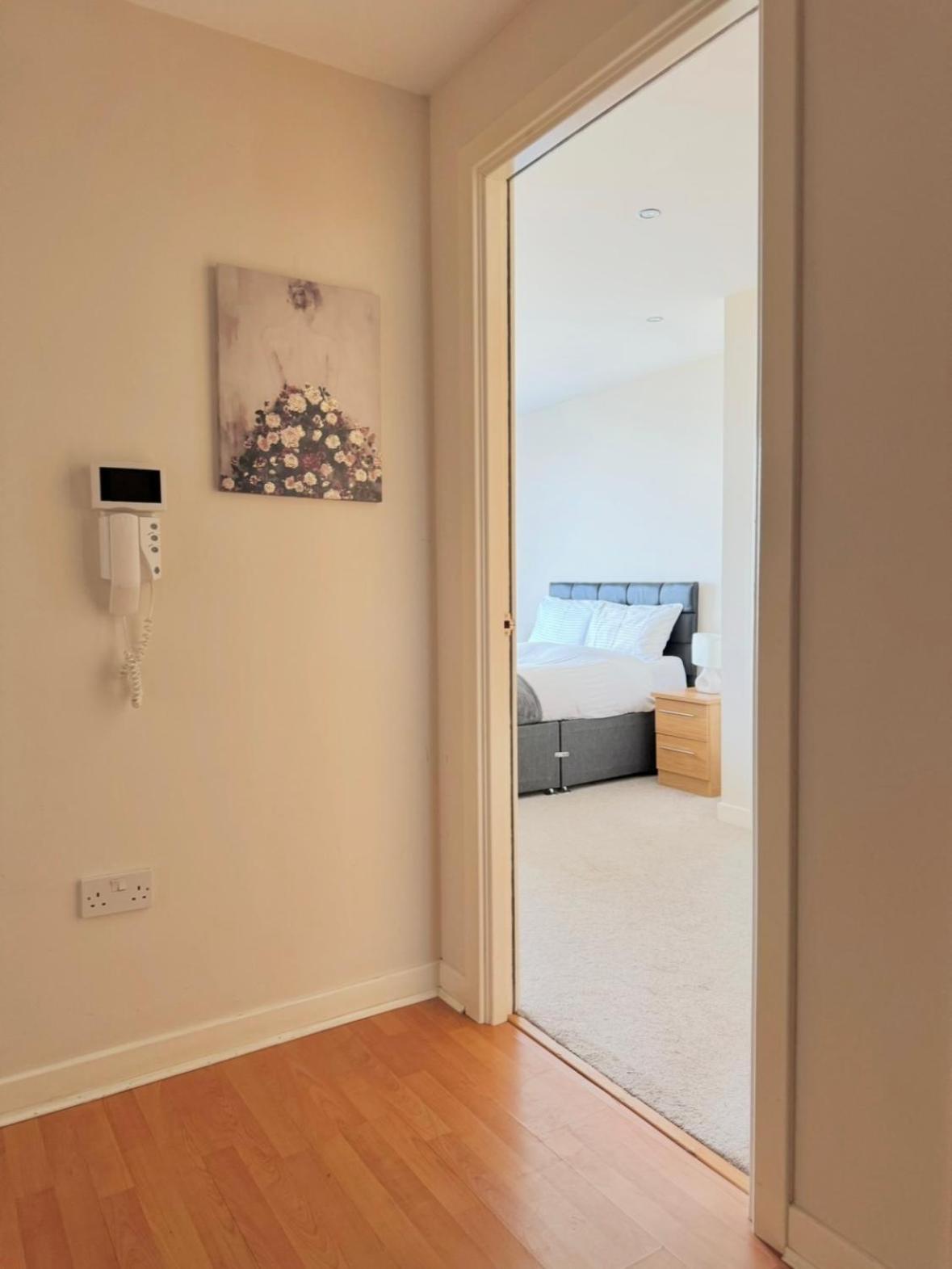 Modern Two Bedroom Apartments EDI Exteriér fotografie