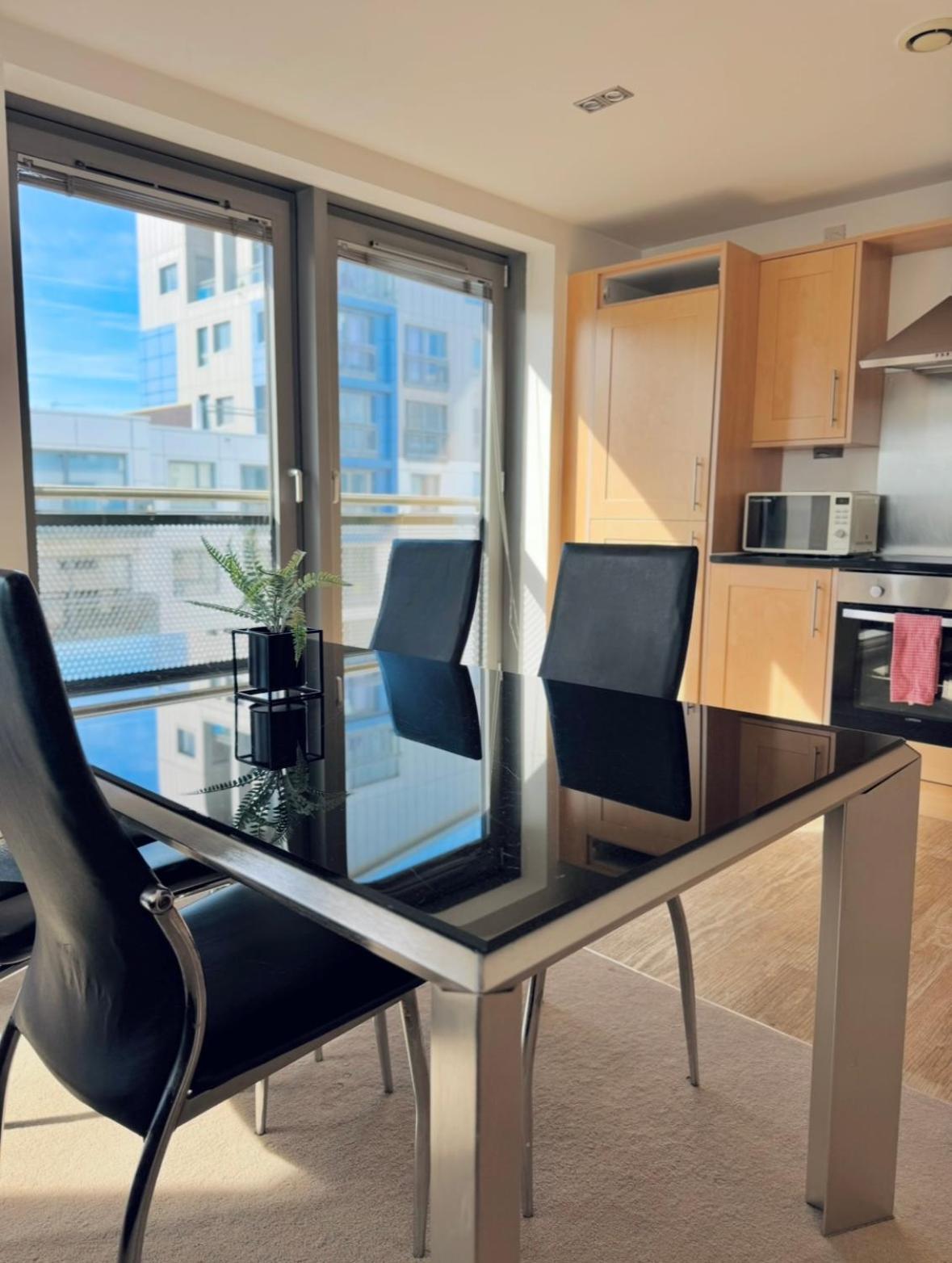 Modern Two Bedroom Apartments EDI Exteriér fotografie