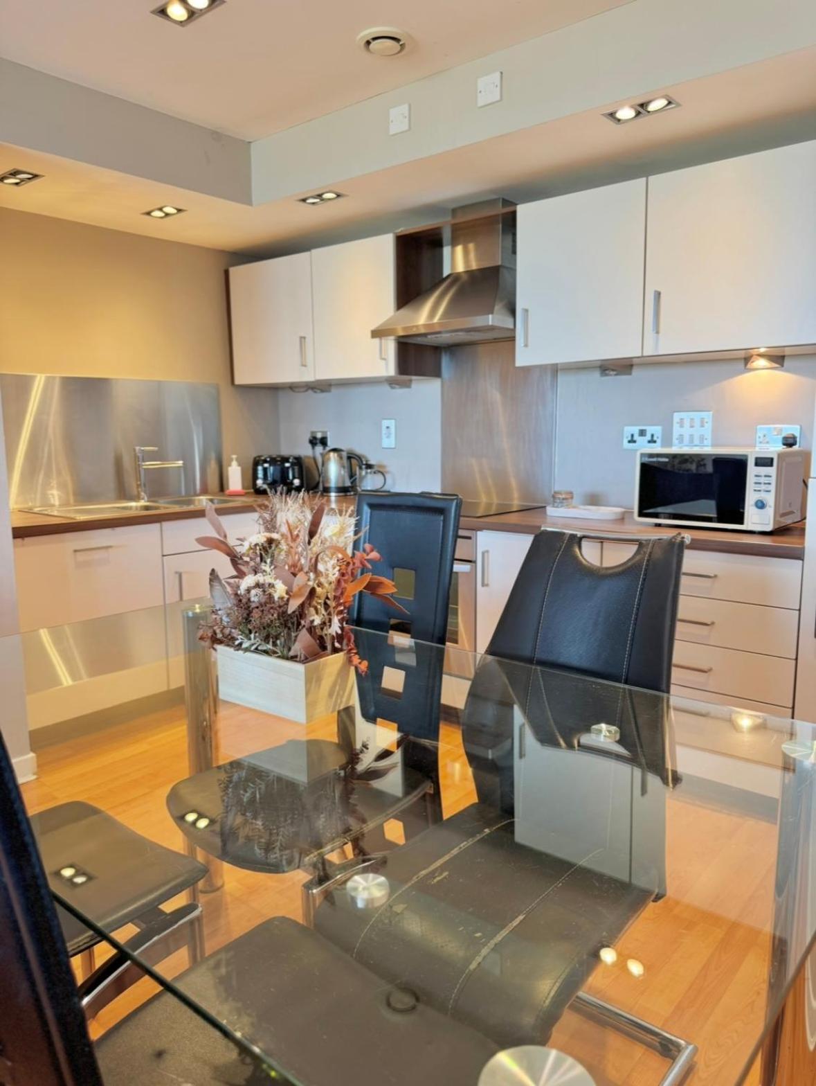 Modern Two Bedroom Apartments EDI Exteriér fotografie