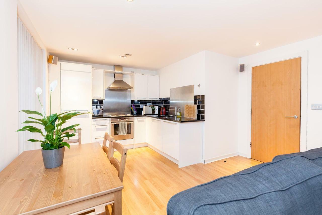 Modern Two Bedroom Apartments EDI Exteriér fotografie